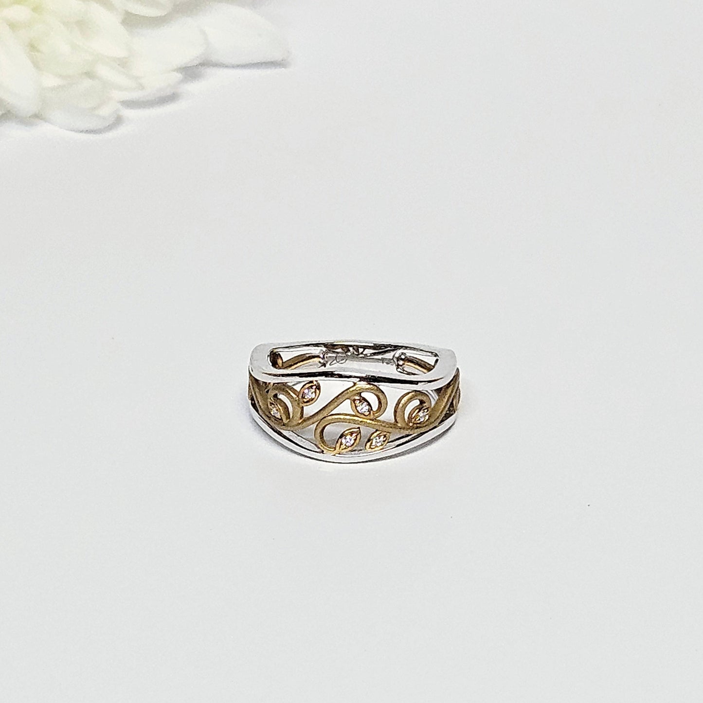 Two tone Diamond filigree leaf ring