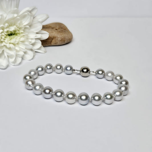 Grey tone Pearl bracelet