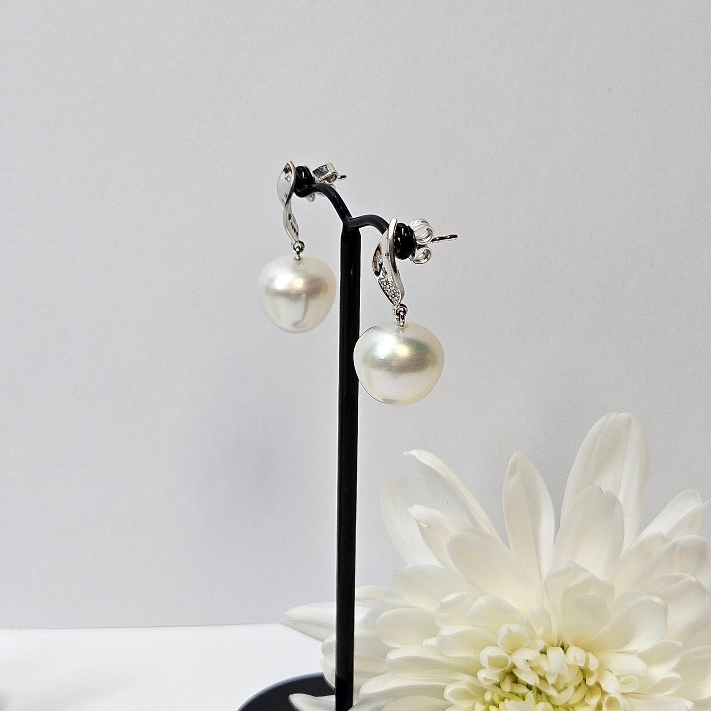 Pearl and Diamond Leaf Shaped drop earings