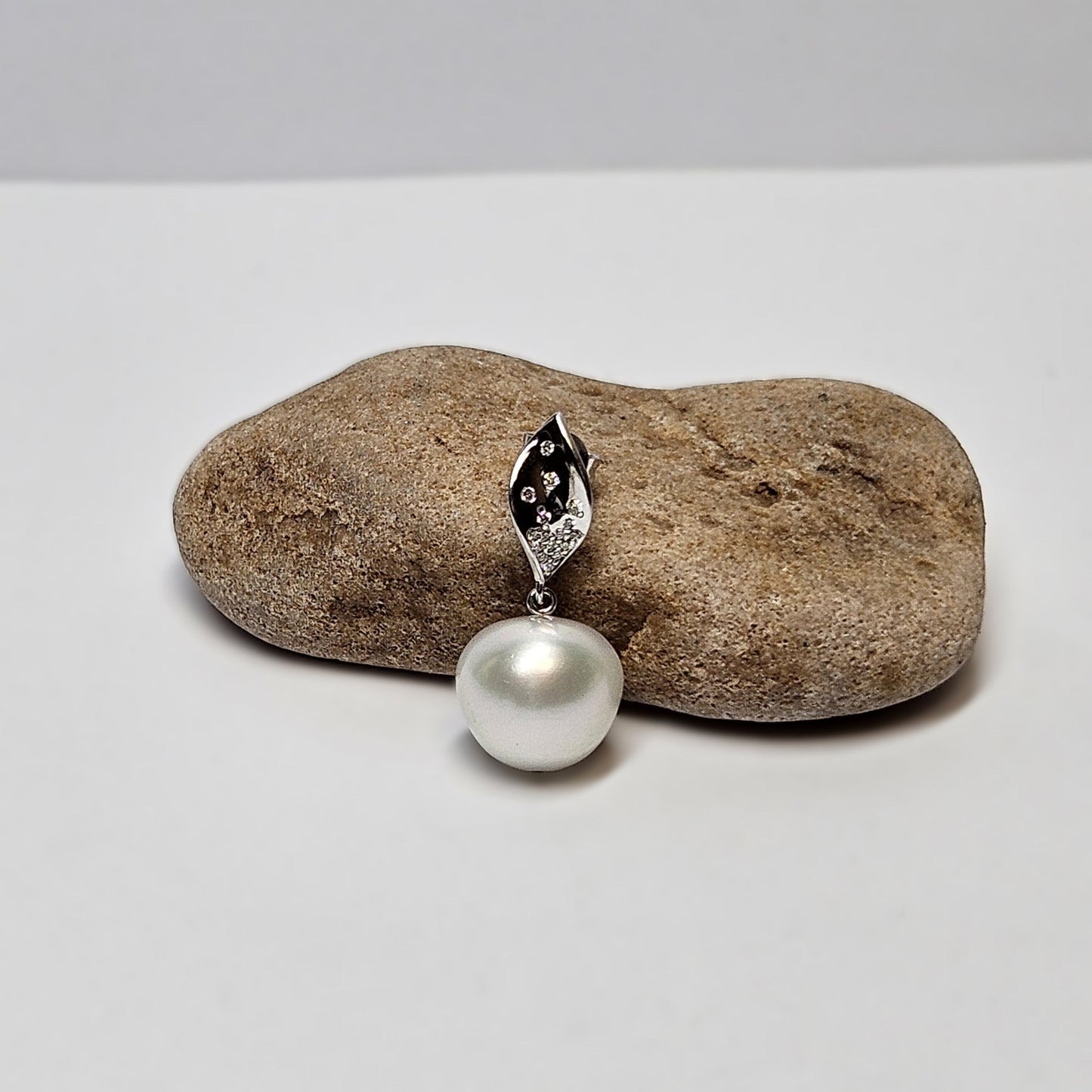 Pearl and Diamond Leaf Shaped drop earings