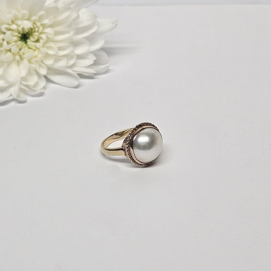 Mabe pearl and twist rope wire Dress Ring