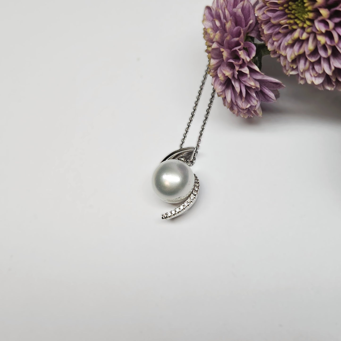 Sweeping South Sea Pearl and Diamond Pendant