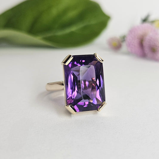 Emerald-cut Amethyst Dress ring