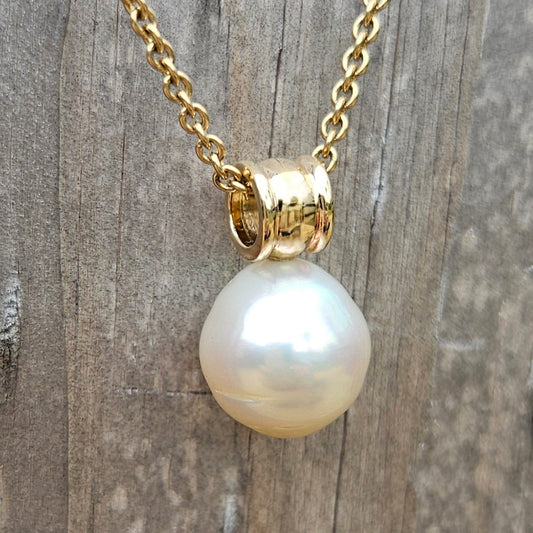 South Sea Pearl Ribbed Pendant