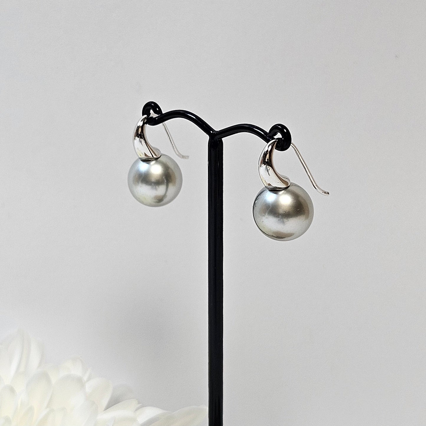 Silver-tone Pearl shepherd hook earings