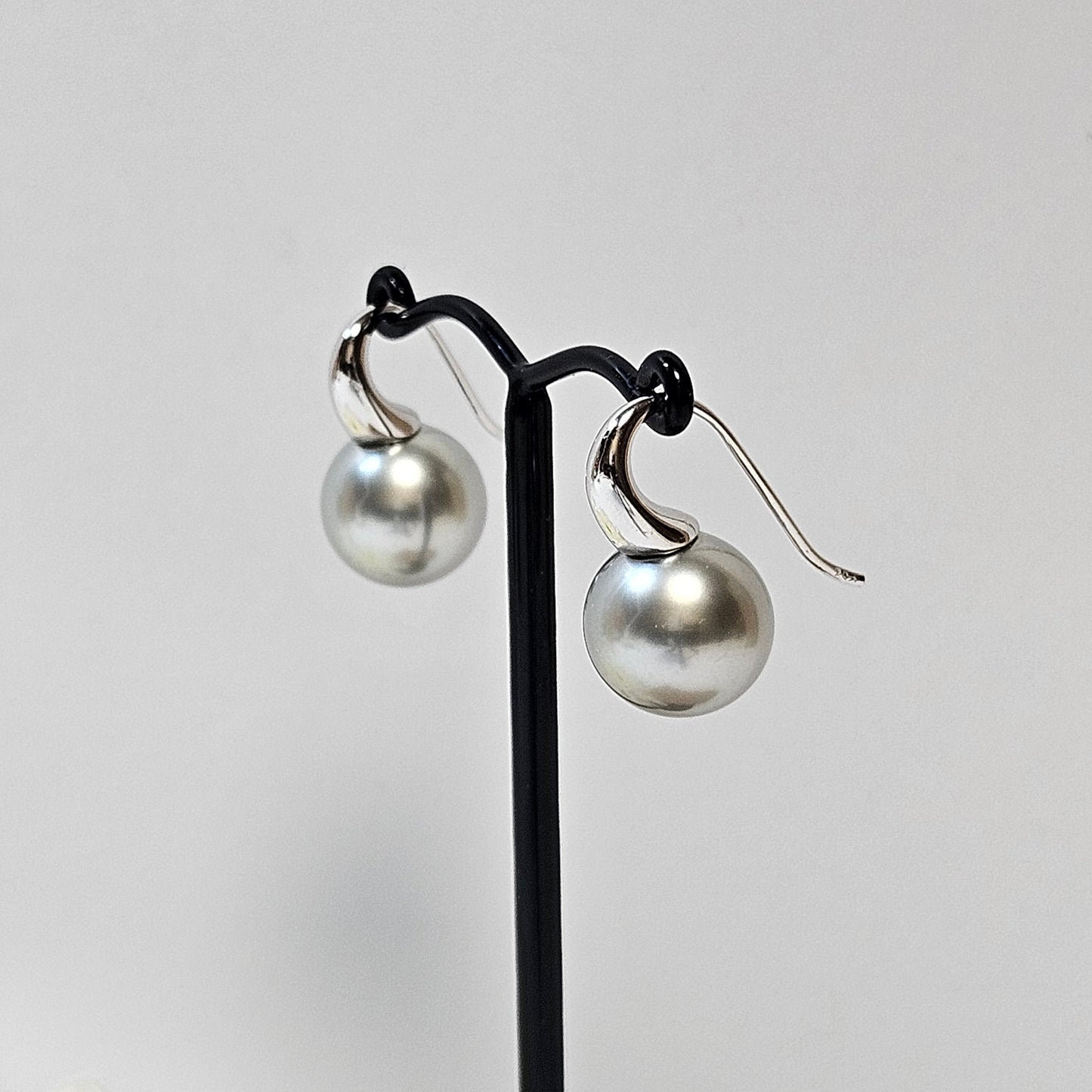 Silver-tone Pearl shepherd hook earings