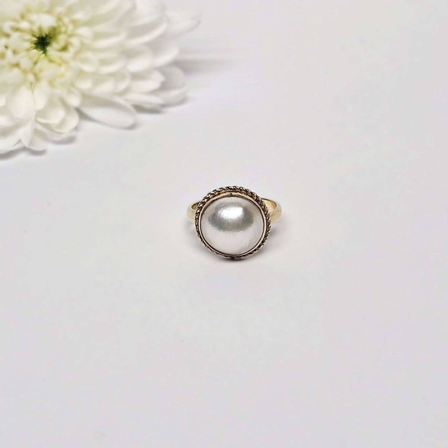 Mabe pearl and twist rope wire Dress Ring