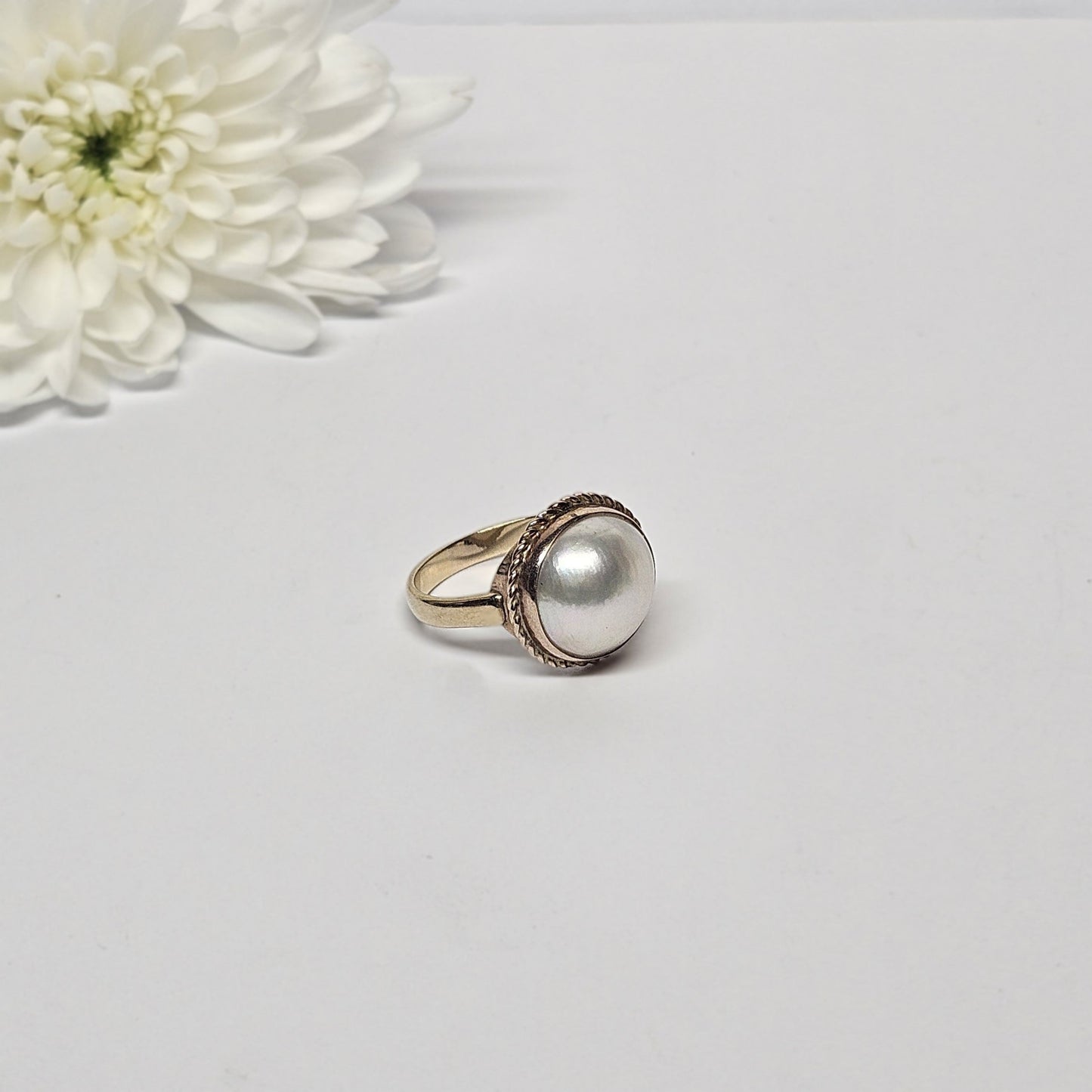 Mabe pearl and twist rope wire Dress Ring